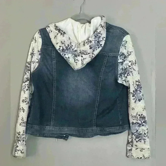 Wallflower Juniors Instastretch Dreamer Hooded Denim Jacket (R5) - Picture 4 of 9